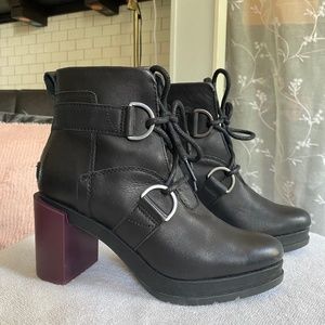 Sorel Margo lace up boots - women 7